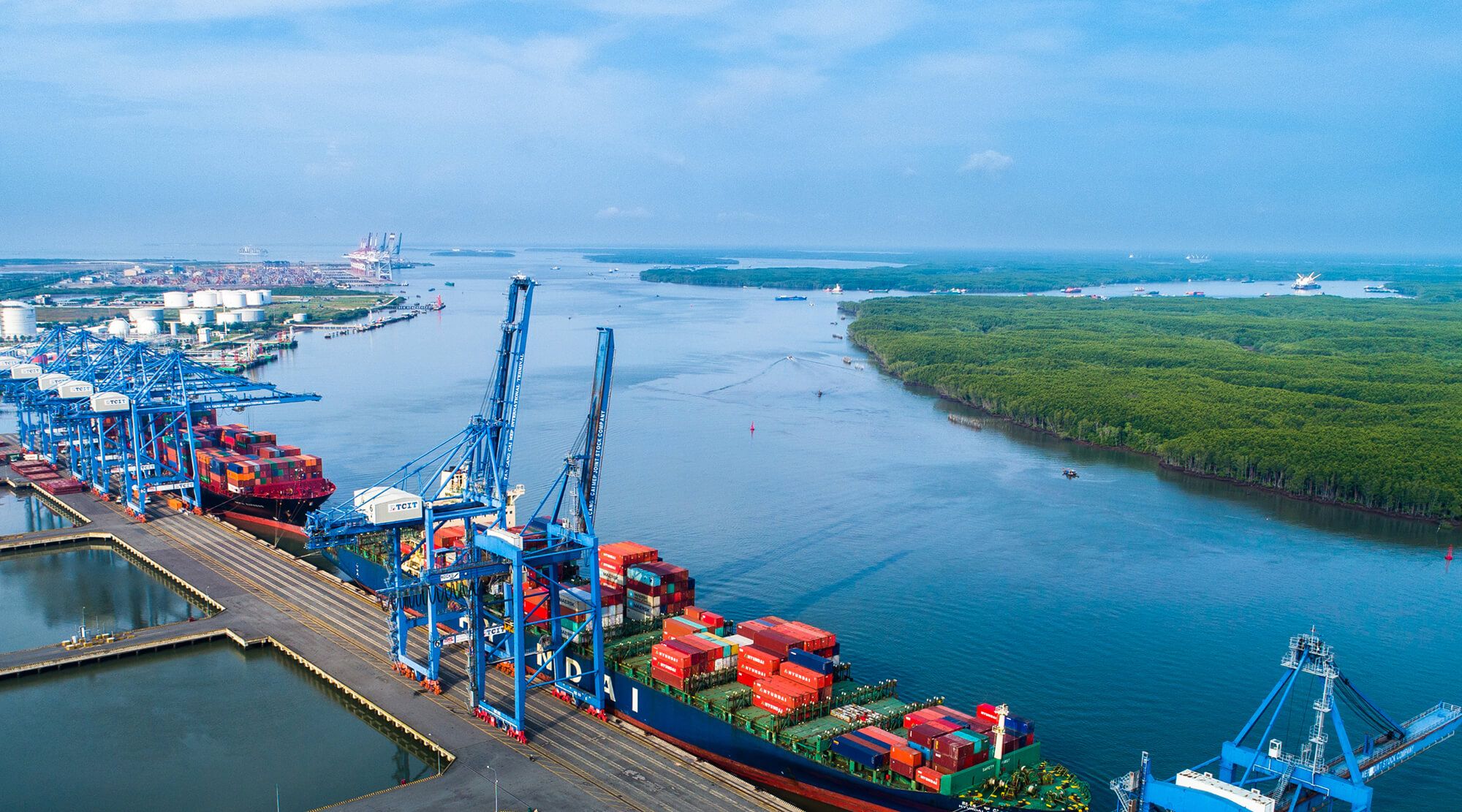 Trở thành tập đoàn - kinh tế quốc phòng hàng đầu trong lĩnh vực kinh tế biển và logistic